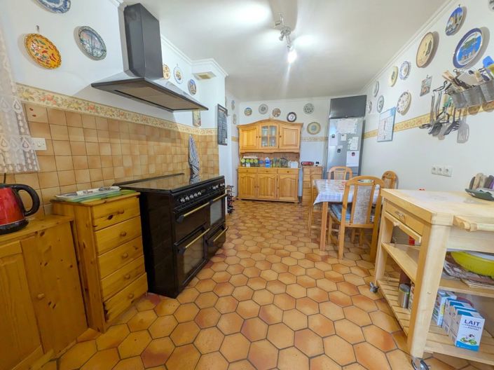 Image No.8-4 Bed Village House for sale