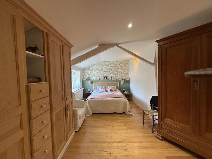 Image No.7-3 Bed Farmhouse for sale