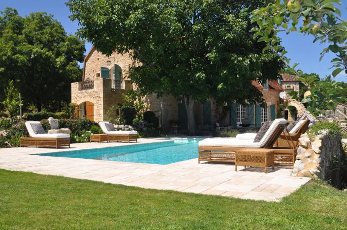 Image No.2-8 Bed House for sale