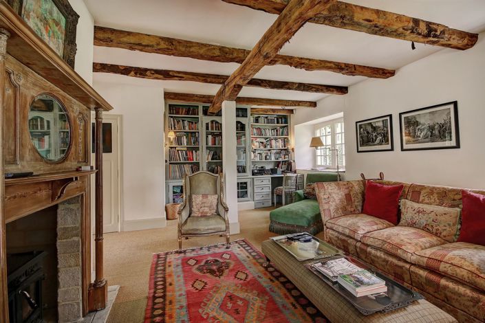 Image No.6-8 Bed House for sale