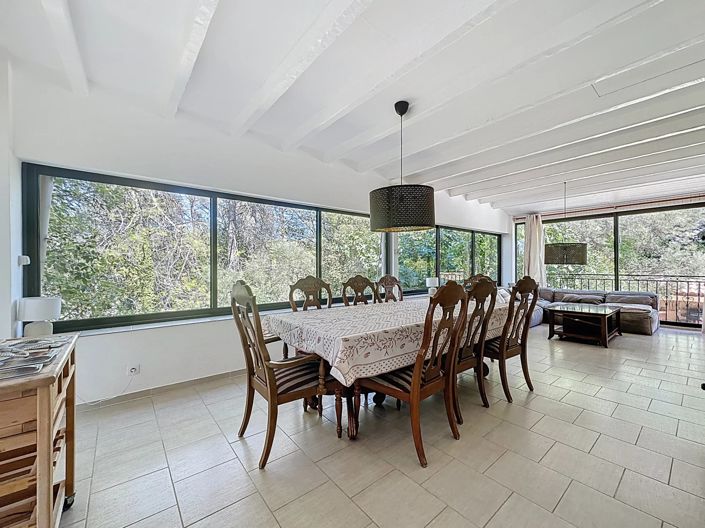 Image No.7-6 Bed House for sale