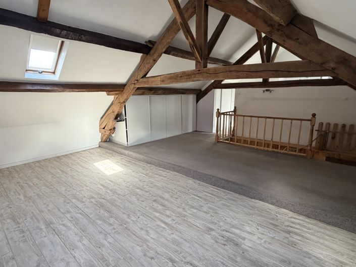 Image No.8-6 Bed House for sale