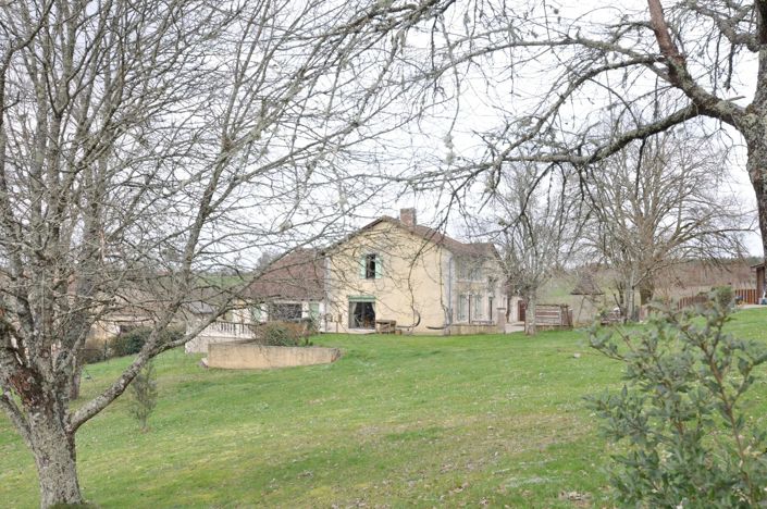 Image No.2-Maison de 6 chambres à vendre à Aubeterre-sur-Dronne