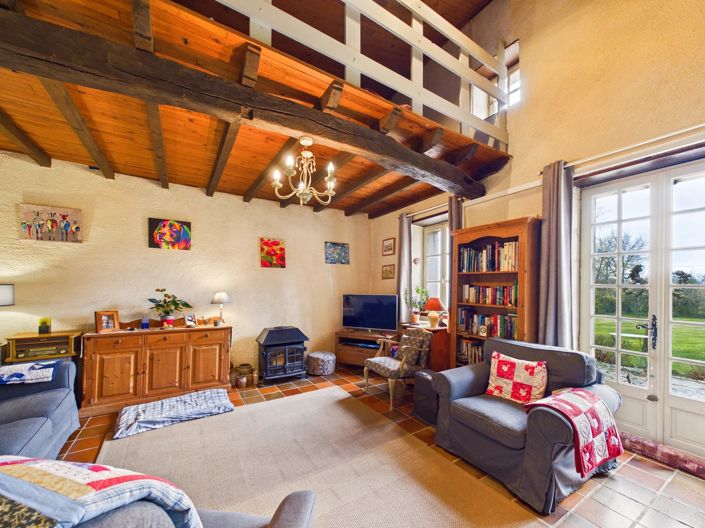 Image No.6-3 Bed House for sale