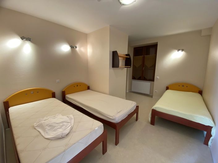 Image No.7-7 Bed House for sale