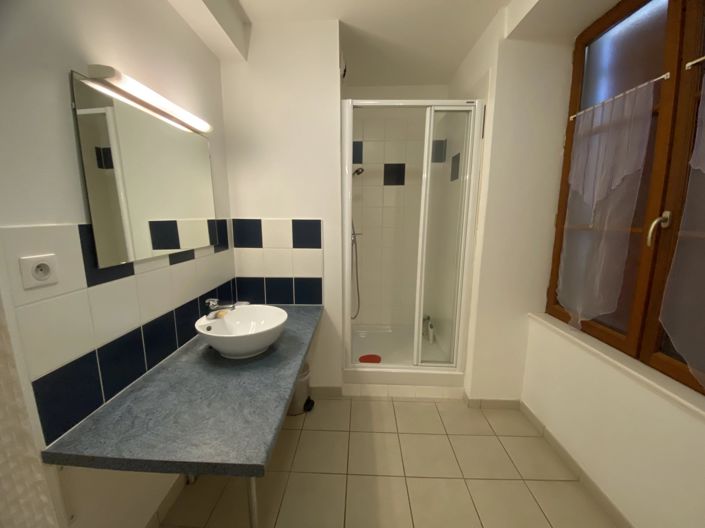 Image No.8-7 Bed House for sale