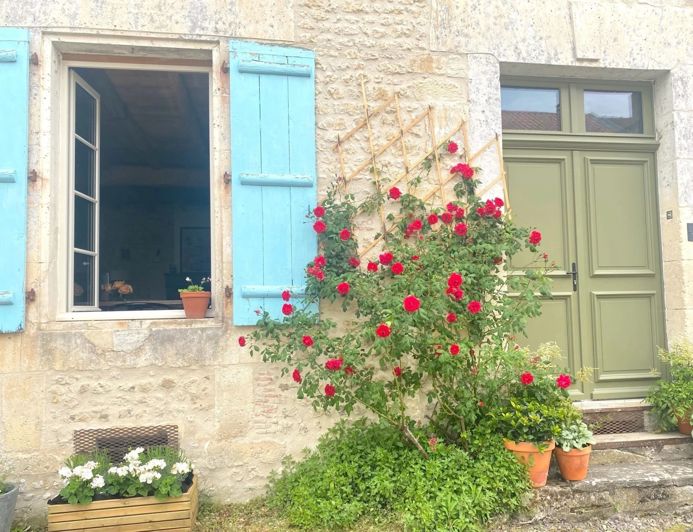 Image No.8-6 Bed House for sale