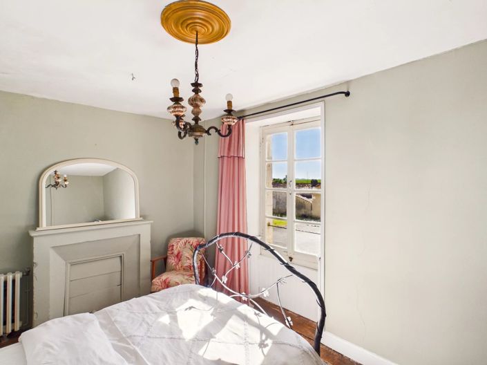 Image No.15-6 Bed House for sale