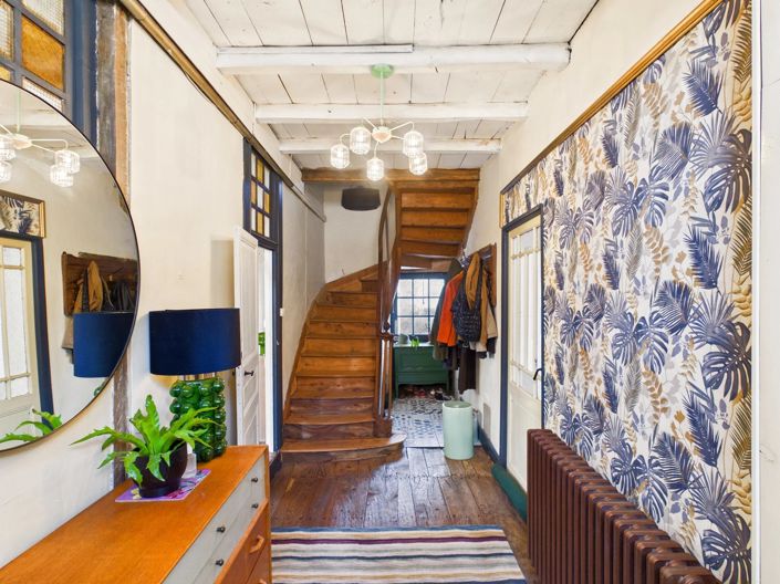 Image No.10-6 Bed House for sale