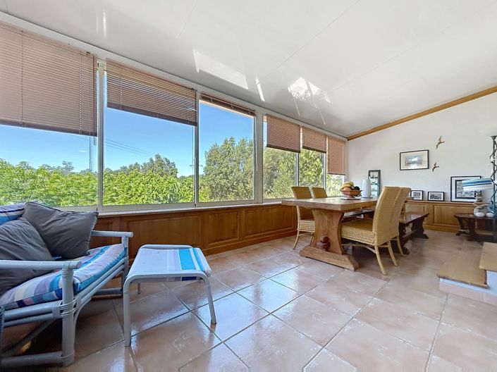 Image No.6-5 Bed House for sale