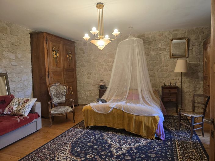 Image No.8-4 Bed House for sale