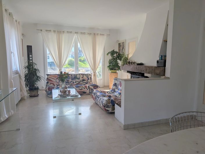 Image No.7-5 Bed House for sale