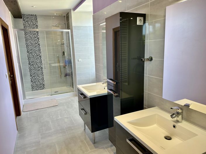 Image No.11-4 Bed House for sale