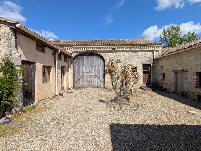 Image No.2-5 Bed House for sale