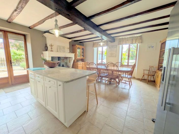 Image No.3-9 Bed House for sale