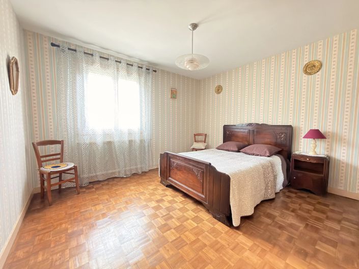 Image No.8-3 Bed House for sale