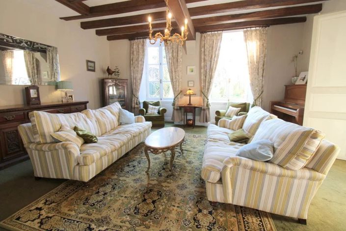 Image No.5-10 Bed House for sale
