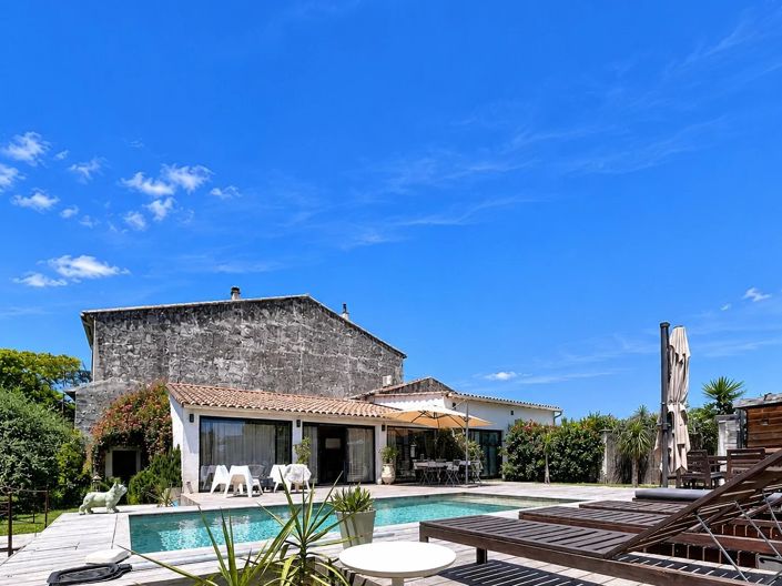 Image No.4-10 Bed House for sale