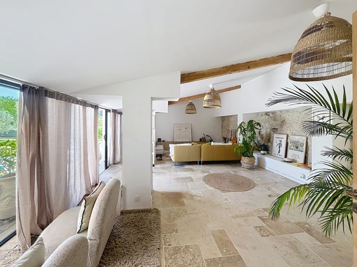 Image No.9-10 Bed House for sale