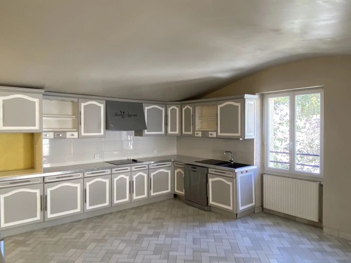 Image No.2-4 Bed House for sale