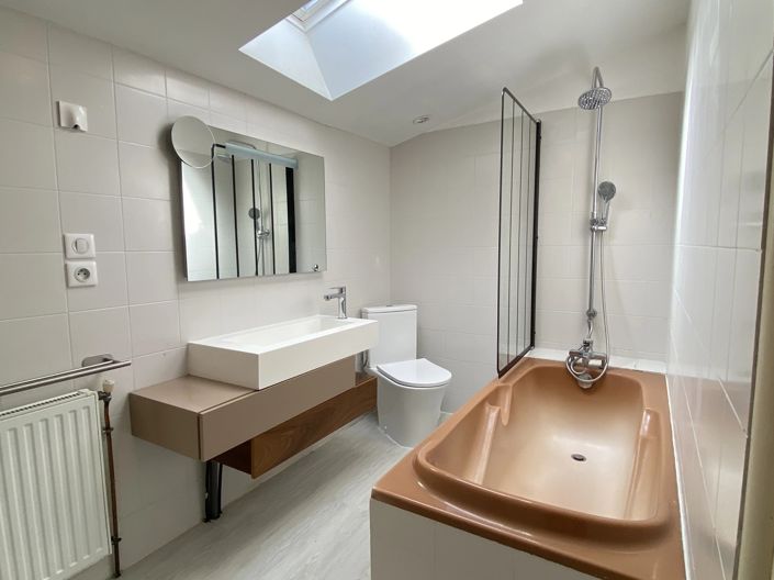 Image No.8-4 Bed House for sale