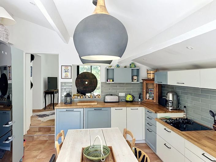Image No.7-5 Bed House for sale