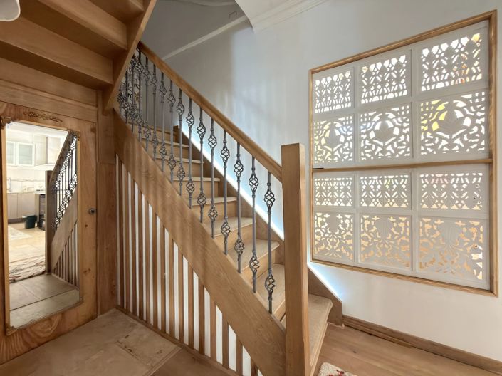 Image No.7-5 Bed House for sale