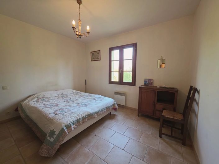 Image No.10-8 Bed House for sale
