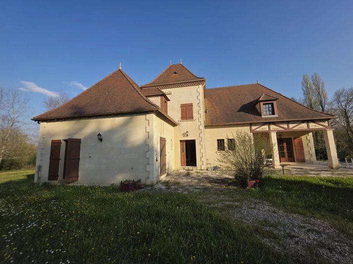 Image No.12-8 Bed House for sale
