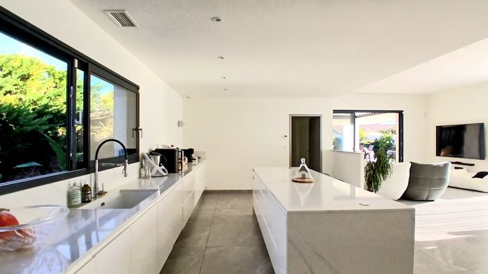 Image No.13-4 Bed House for sale