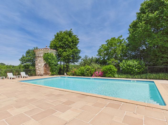 Image No.2-8 Bed House for sale
