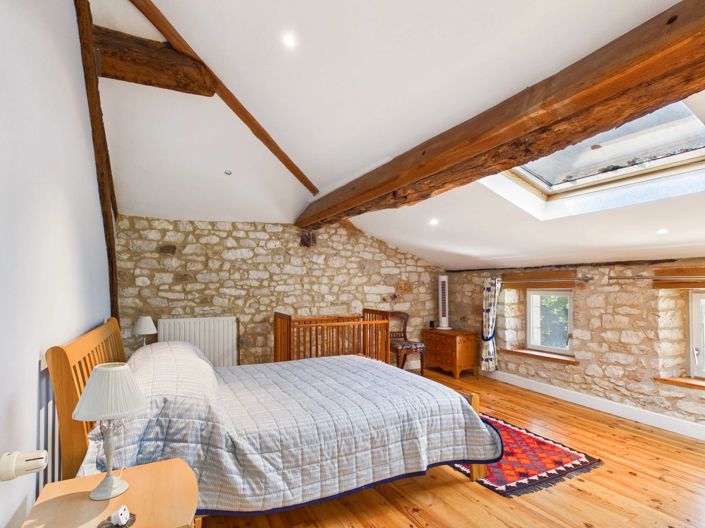 Image No.6-8 Bed House for sale
