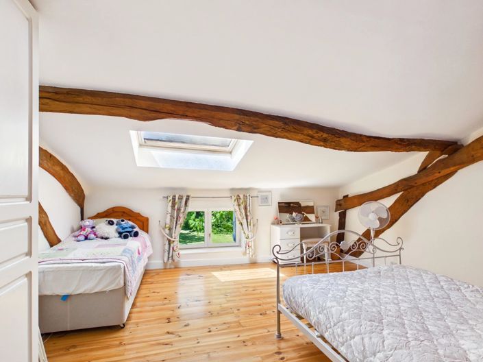 Image No.7-8 Bed House for sale