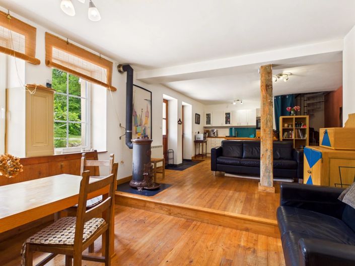 Image No.10-8 Bed House for sale