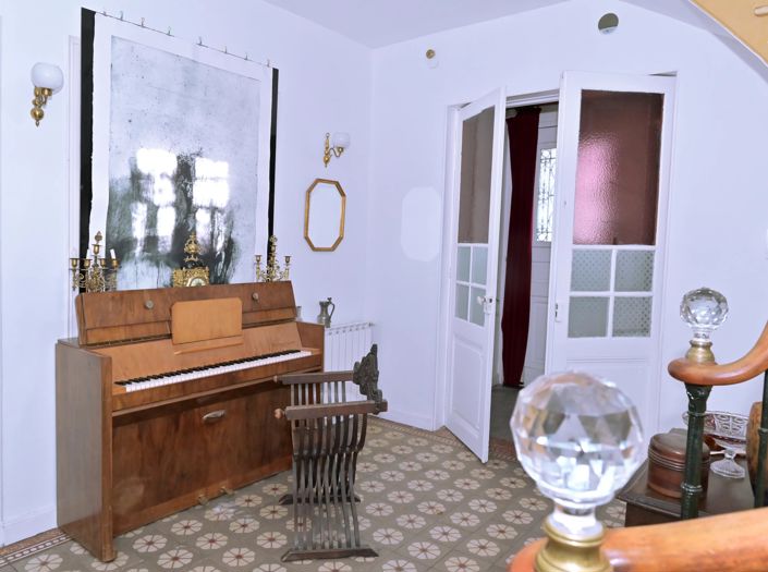 Image No.12-7 Bed House for sale