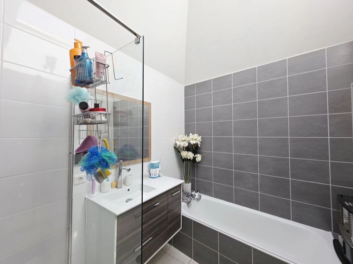 Image No.8-3 Bed House for sale