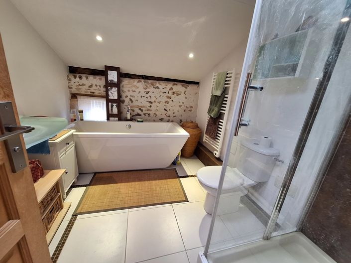 Image No.11-3 Bed House for sale