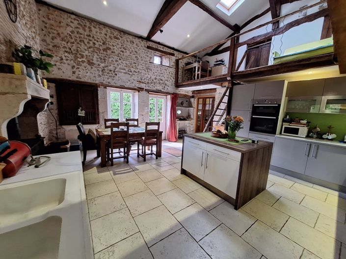 Image No.3-3 Bed House for sale