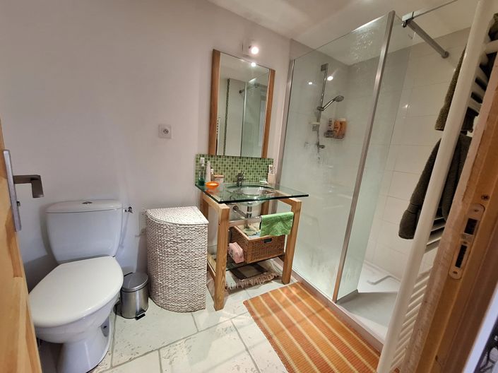 Image No.8-3 Bed House for sale