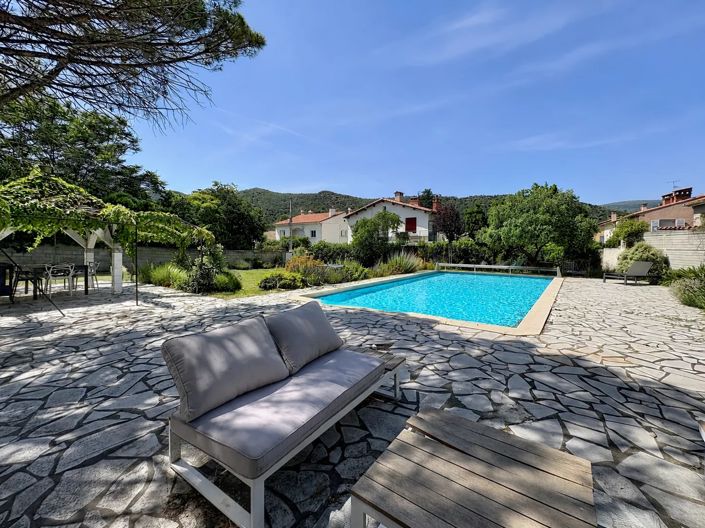 Image No.2-4 Bed House for sale