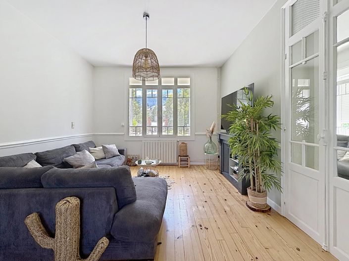 Image No.6-4 Bed House for sale