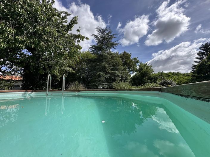 Image No.2-4 Bed House for sale
