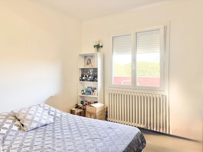 Image No.11-3 Bed House for sale