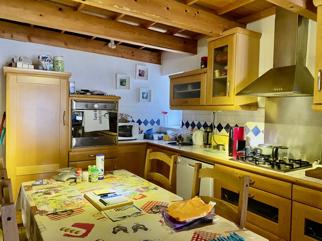 Image No.5-2 Bed House for sale