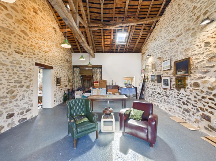 Image No.9-7 Bed House for sale