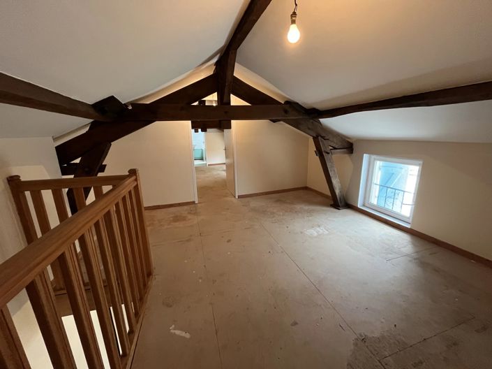 Image No.8-5 Bed House for sale