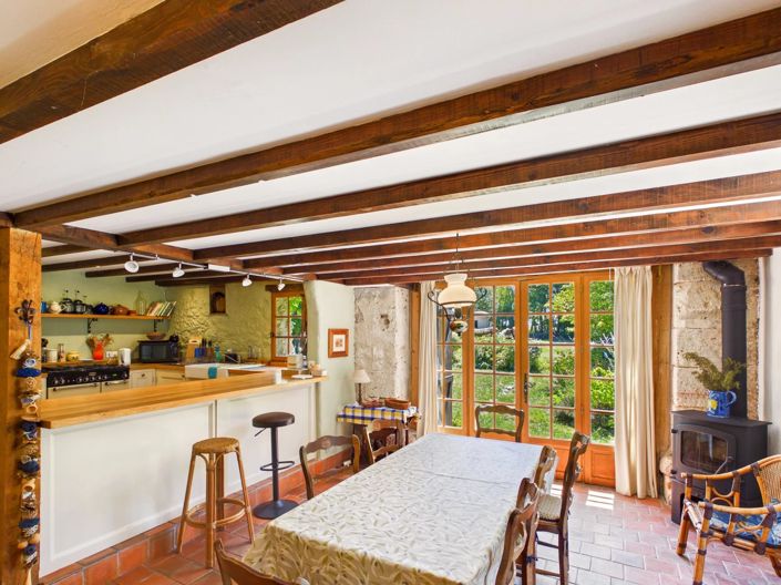 Image No.4-6 Bed Village House for sale