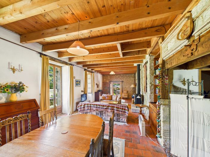 Image No.8-6 Bed Village House for sale