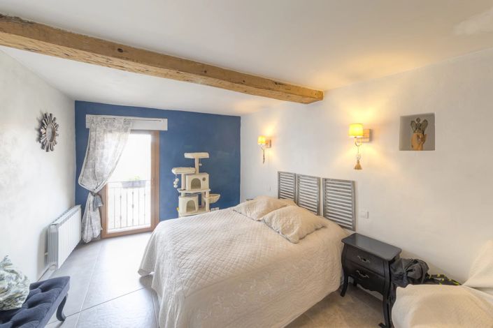Image No.9-7 Bed House for sale