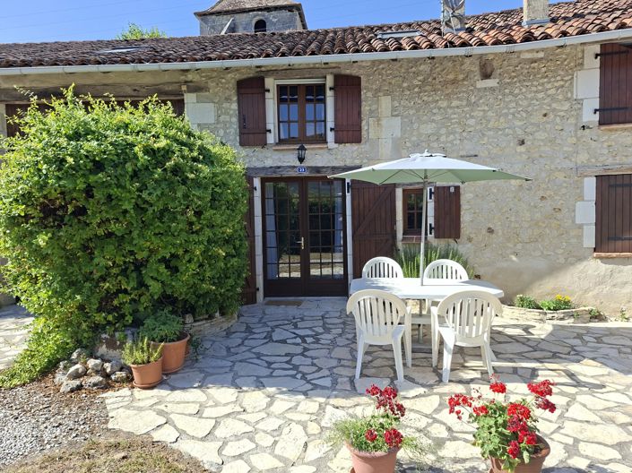 Pretty 2 bedroom house on a village Copropriété